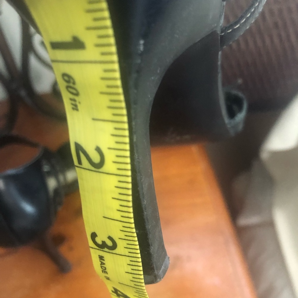 Anne Klein black shoes size 7.5